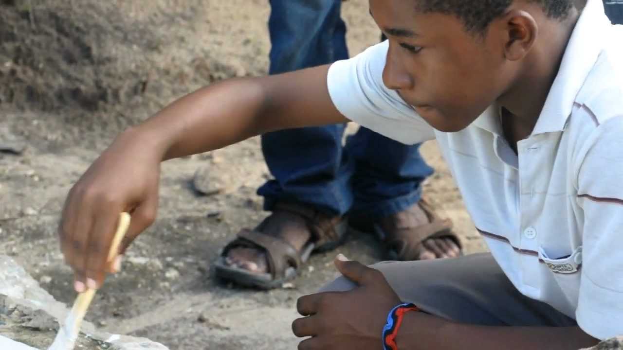 Bagamoyo, Tanzania - Mtoto Mchoraji