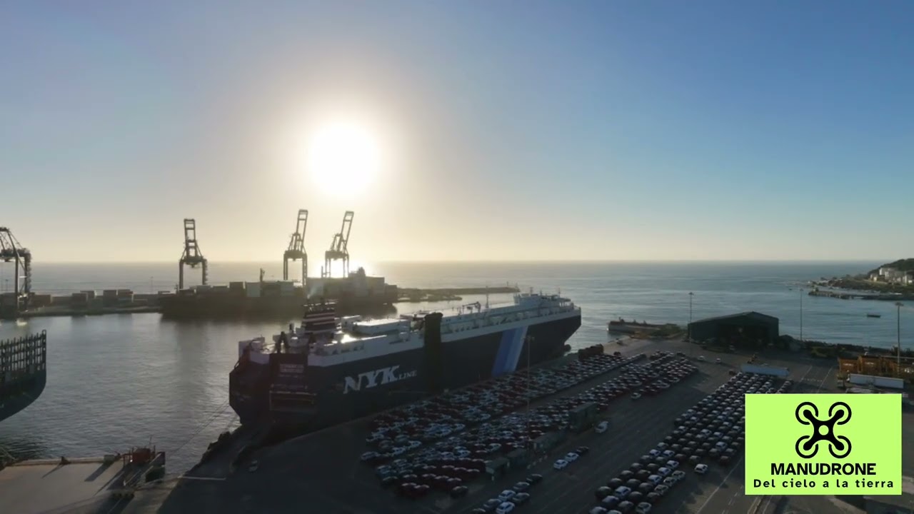 Puerto de San Antonio barco de autos #dron #drone #puertodesanantonio #manucomunikamk  