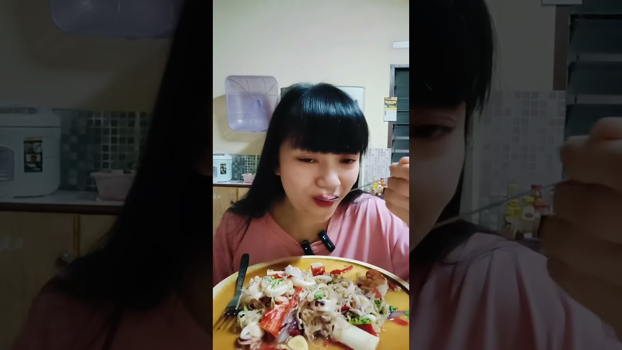 มาแล้วจ้ากับเมนูยำวุ้นเส้นทะเล น้ำยำอร่อยมาก