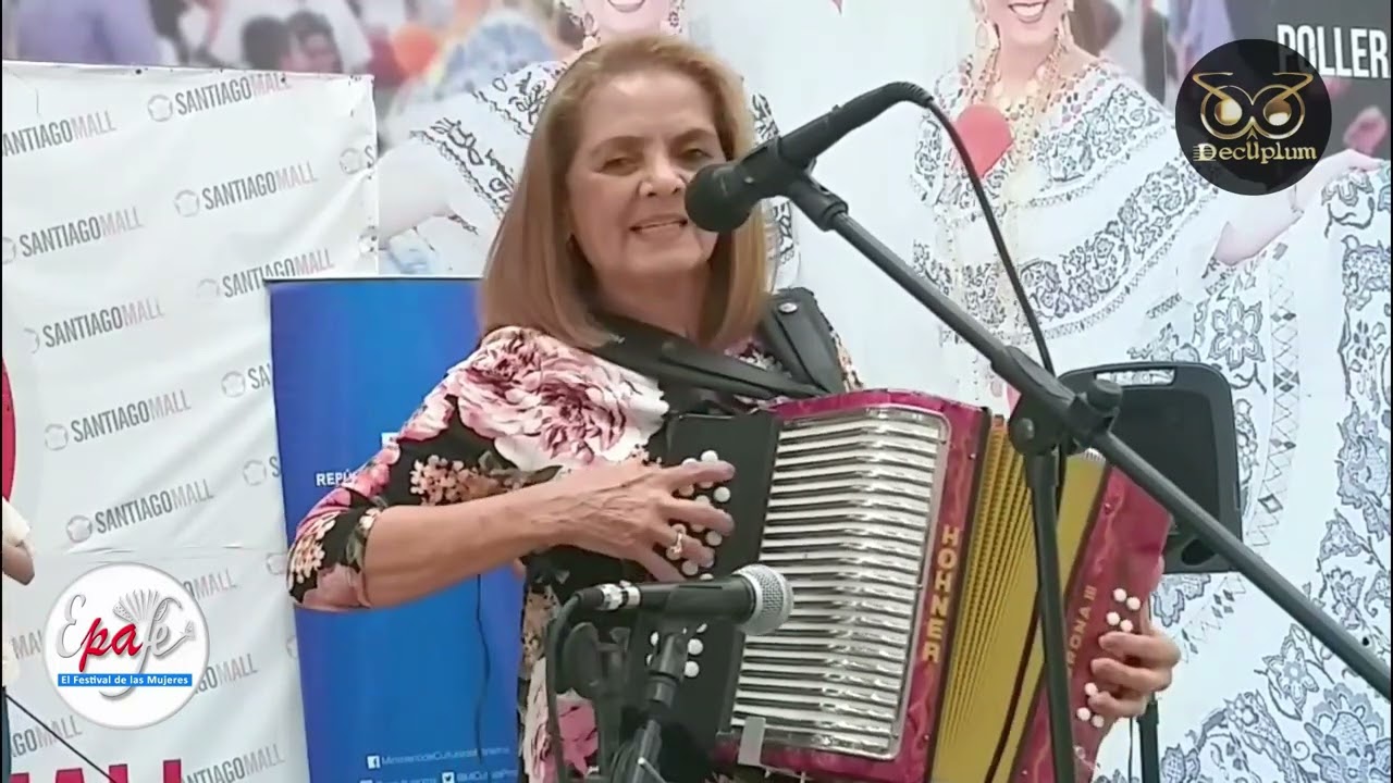 Maida Jaen, hermana de Teresin Jaen. Homenaje en el encuentro panameño de mujeres acordeonistas
