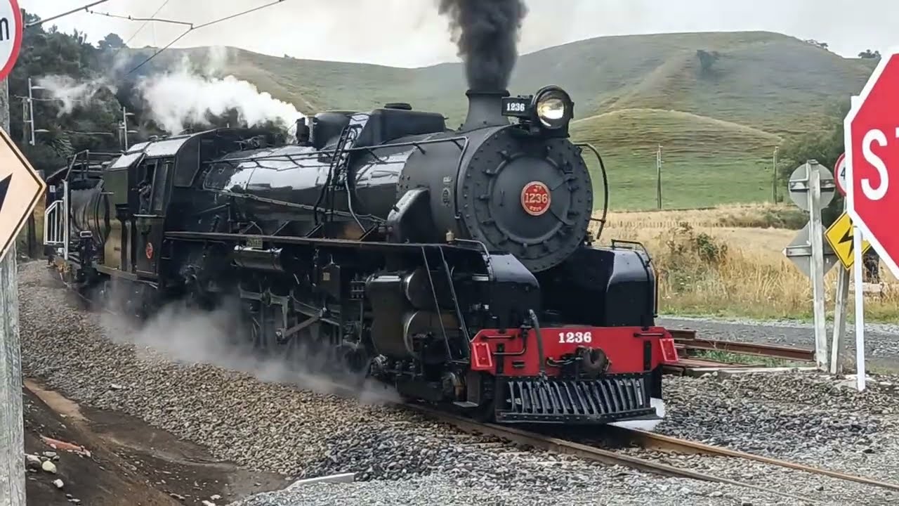 Jb 1236 Racing up the Central North Island