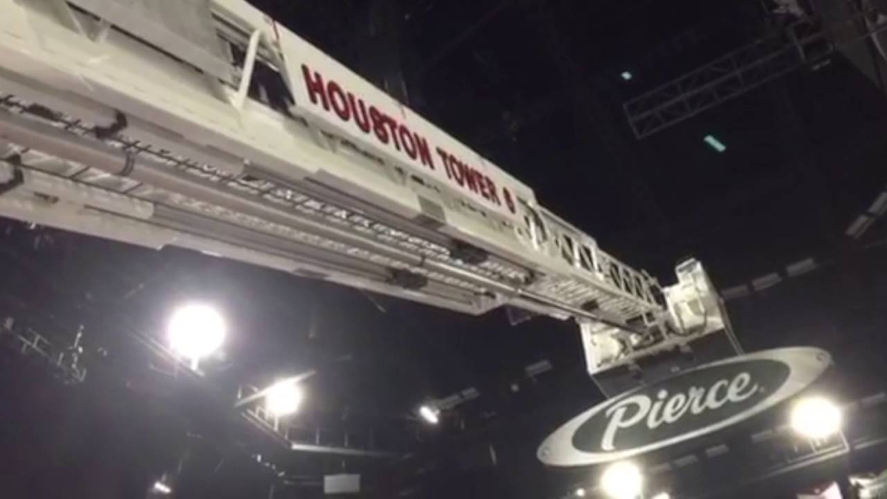 Quick Walk-Around: Houston Fire Dept.'s 100' Platform Aerial