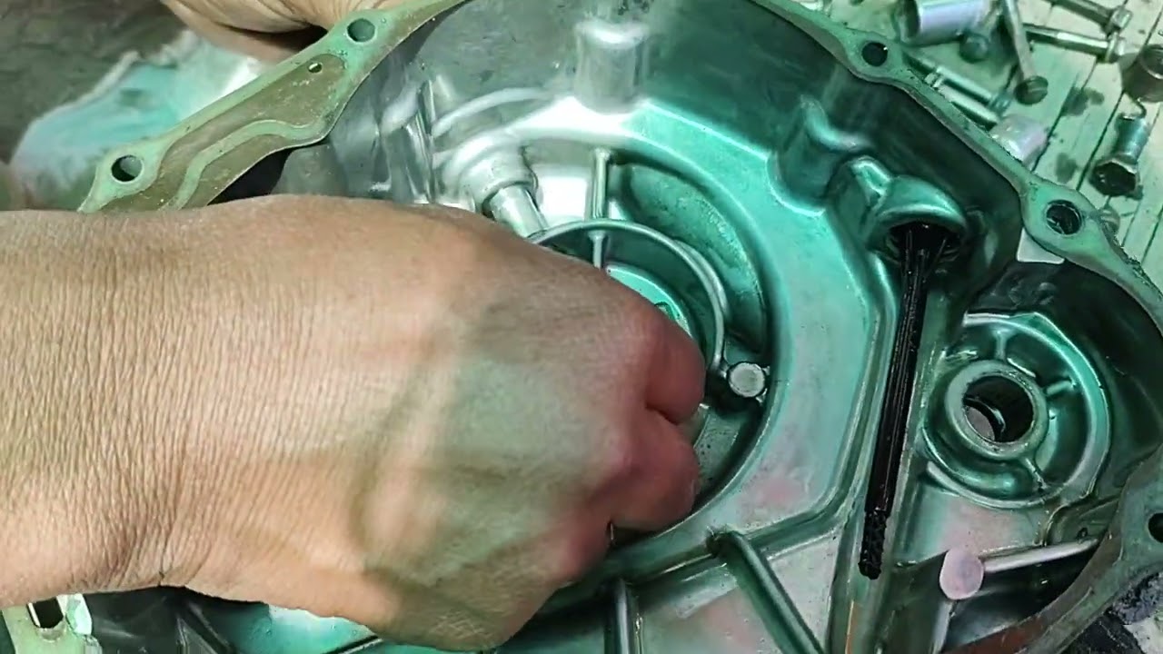 cómo cambiar la palanca de clutch de una moto