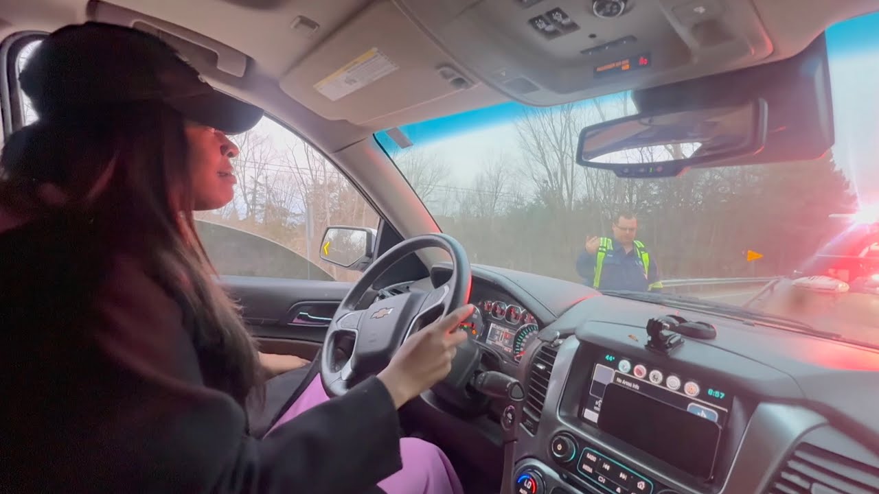 MY TIRE POPPED ON THE HIGHWAY & THE COPS SHOWED UP | I CANT BELIEVE THIS HAPPENED
