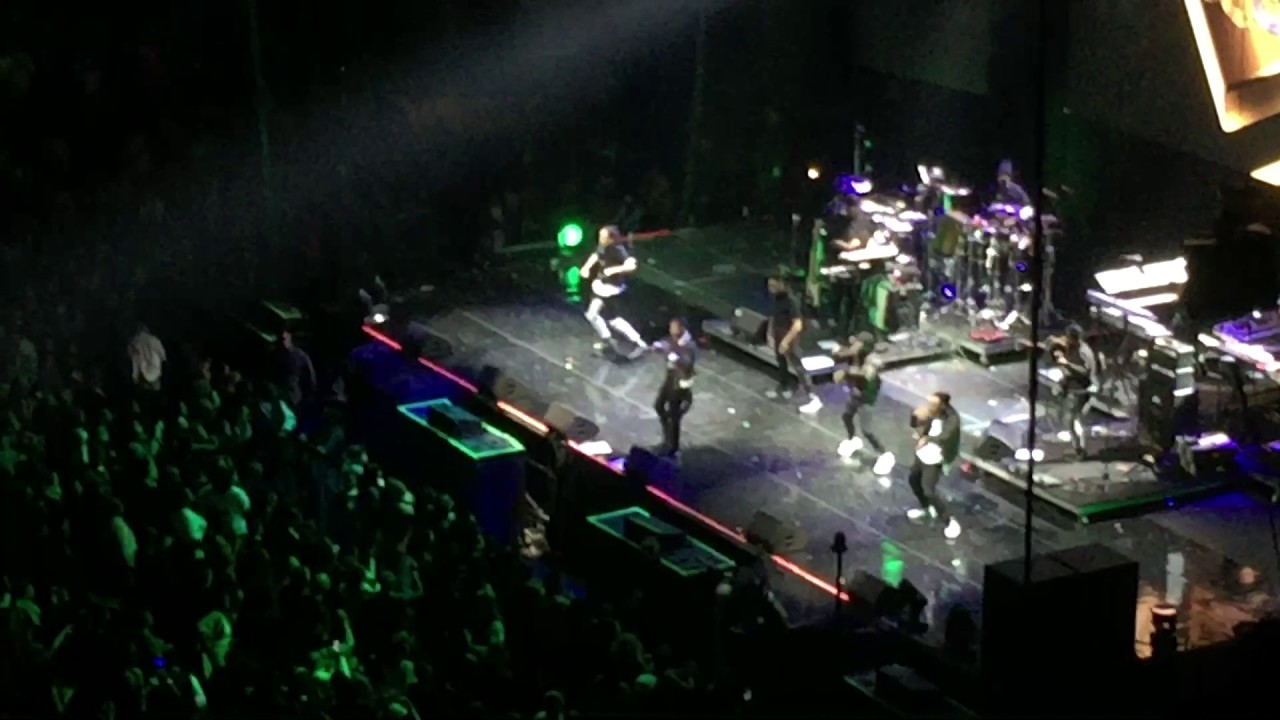 Usher - Yeah! live Hot 97's Hot 4 The Holidays 2016