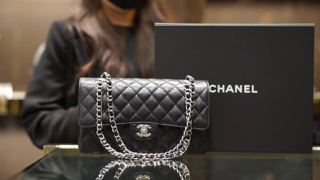 샤넬 클래식 미듐 플랩 백 CHANEL Classic Flap Bag