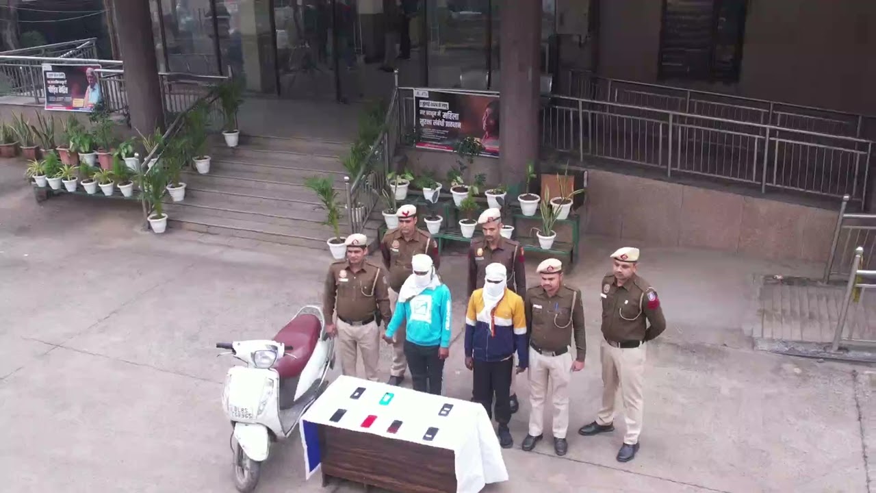 TWO DESPERATE SNATCHERS ARRESTED BY THE TEAM PS PUNJABI BAGH*