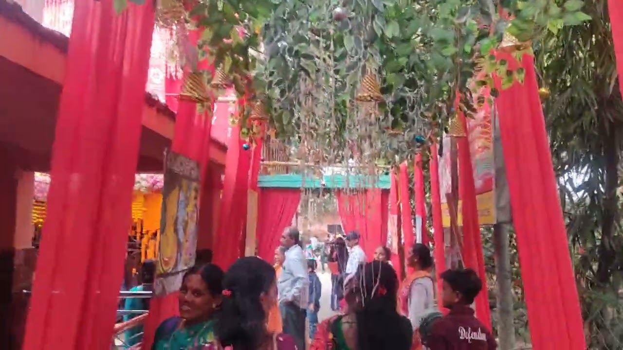 ৫১ সতী পীঠের অন্যতম পীঠ হল বীরভূমে লাভপুরের মা ফুল্লরা।