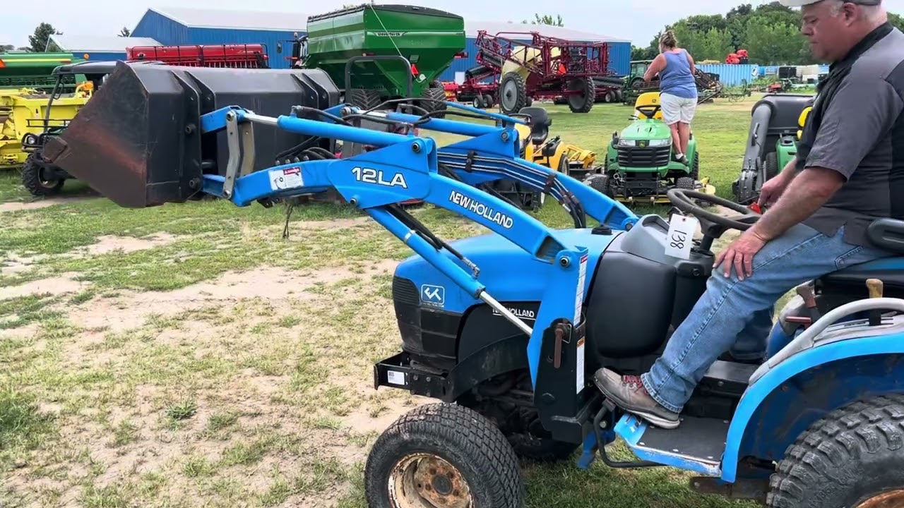 Lot #138 1998 New Holland TC18