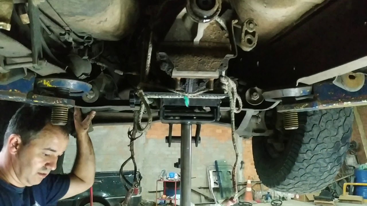 como tirar a caixa câmbio da Ranger 95 4.0 v6 americana para trocar embreagem. Parte 3