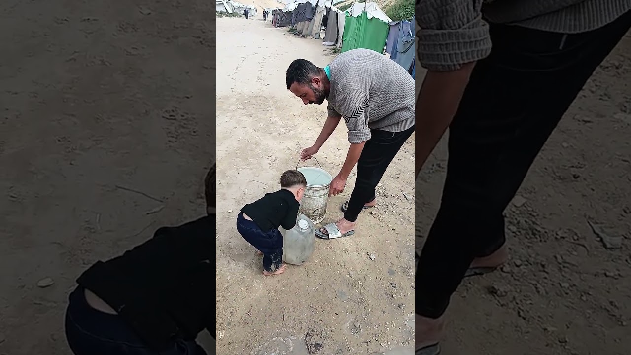 استحلفكم بالله تشاهدو الفيديو للاخر وتشاركو القناة والشير بجيب الخير معناة في نقل المياة والله يفرجه