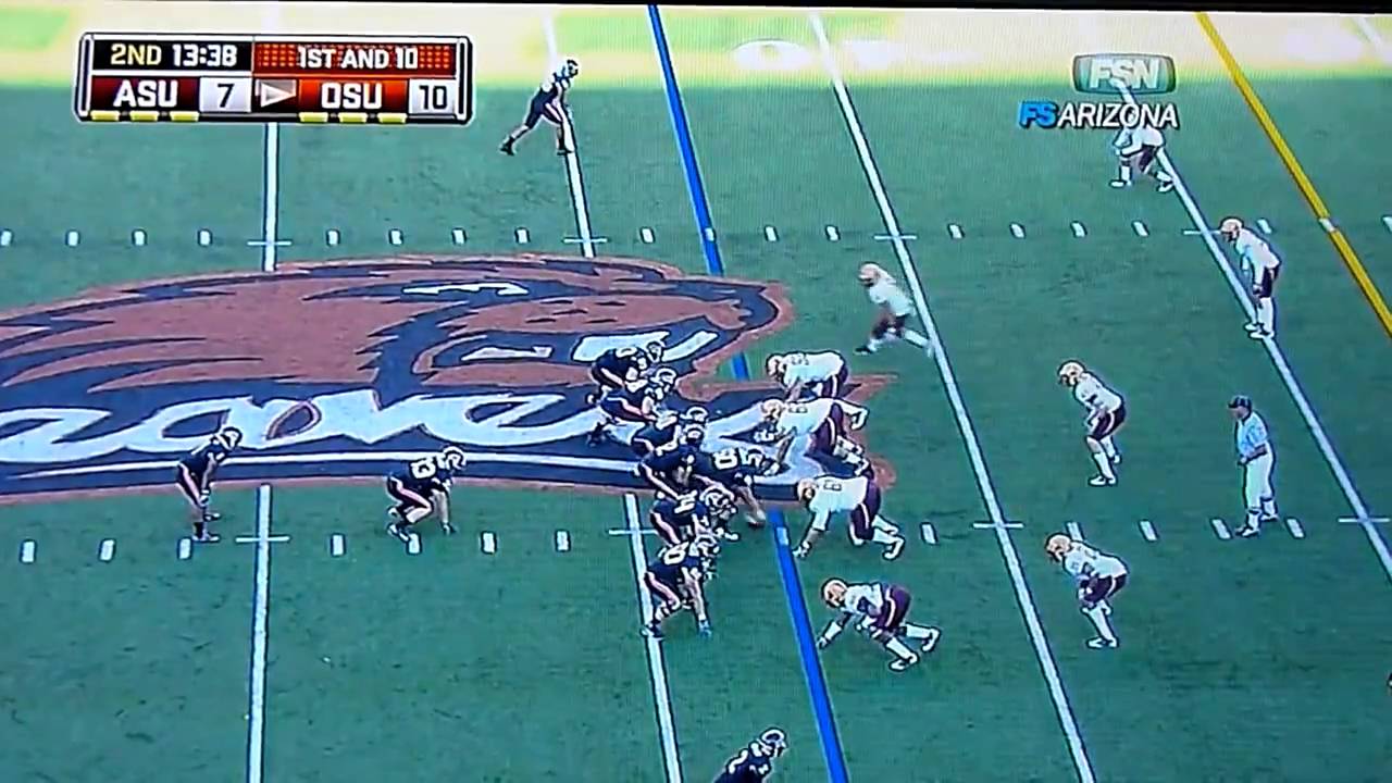 Gerald Munns tackles Jacquizz Rodgers