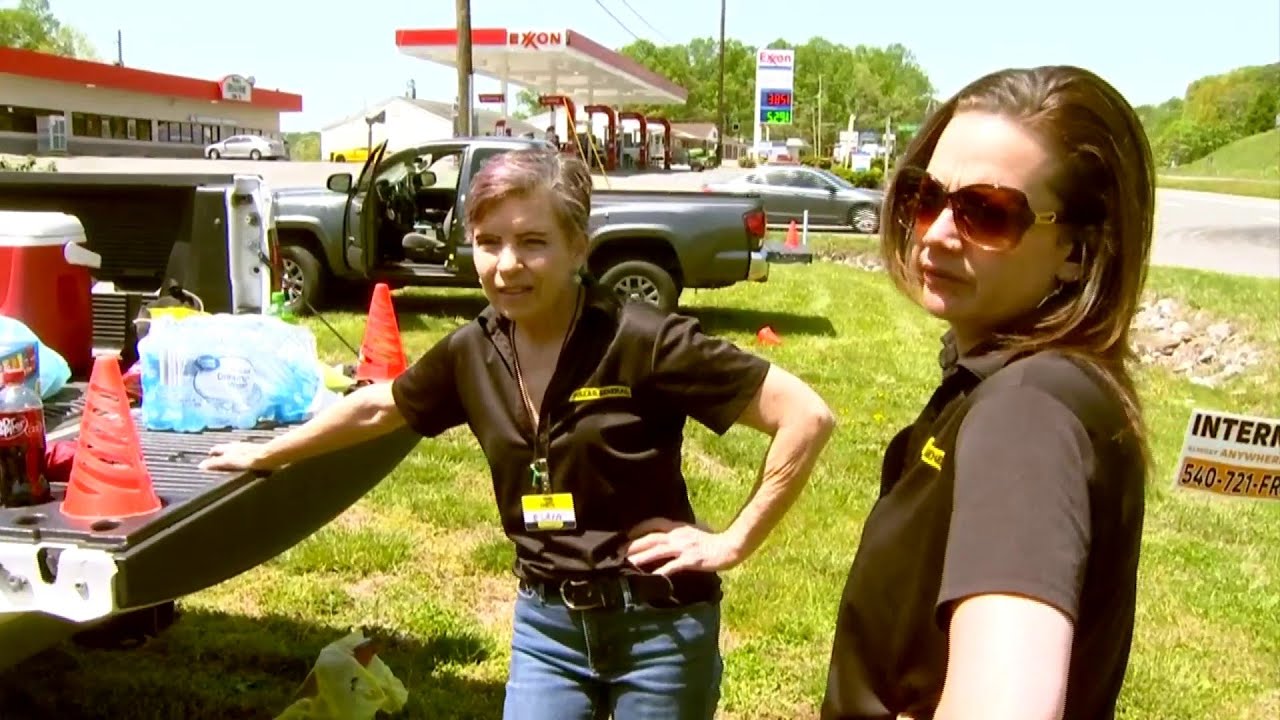 Dollar General employees stage walk out in Vinton