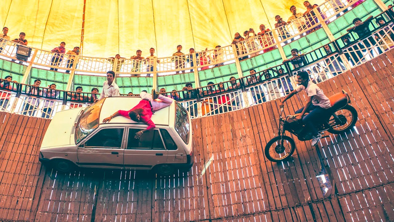 Vehicles Ride At High Speed On Walls In The 