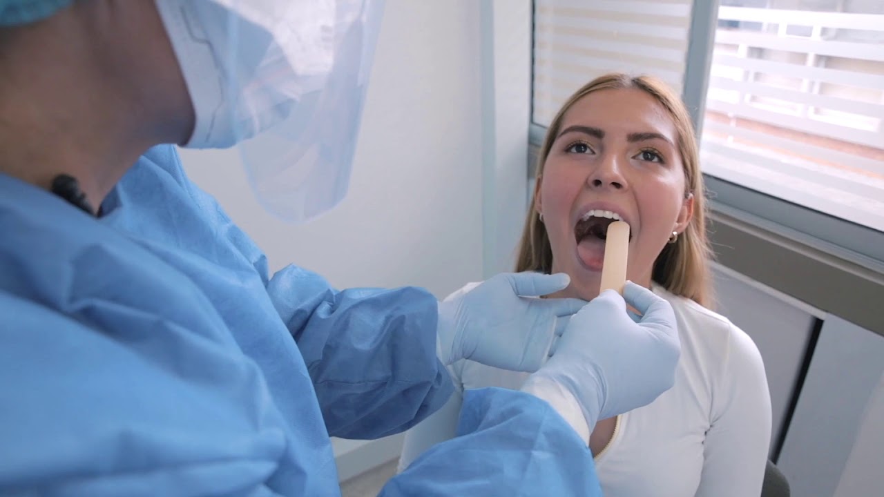 Procedimiento para realizar una prueba de COVID-19.