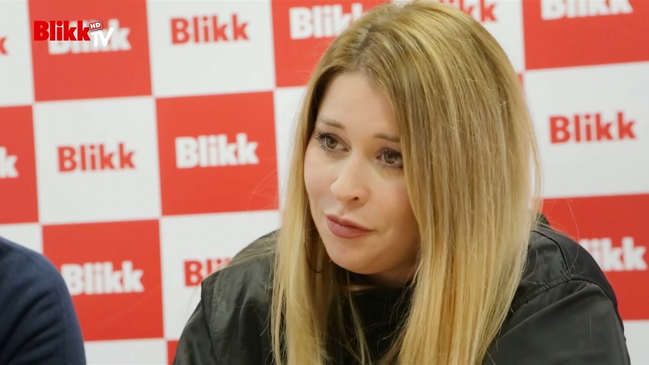 Király Linda Whitney Houstonnal énekelt