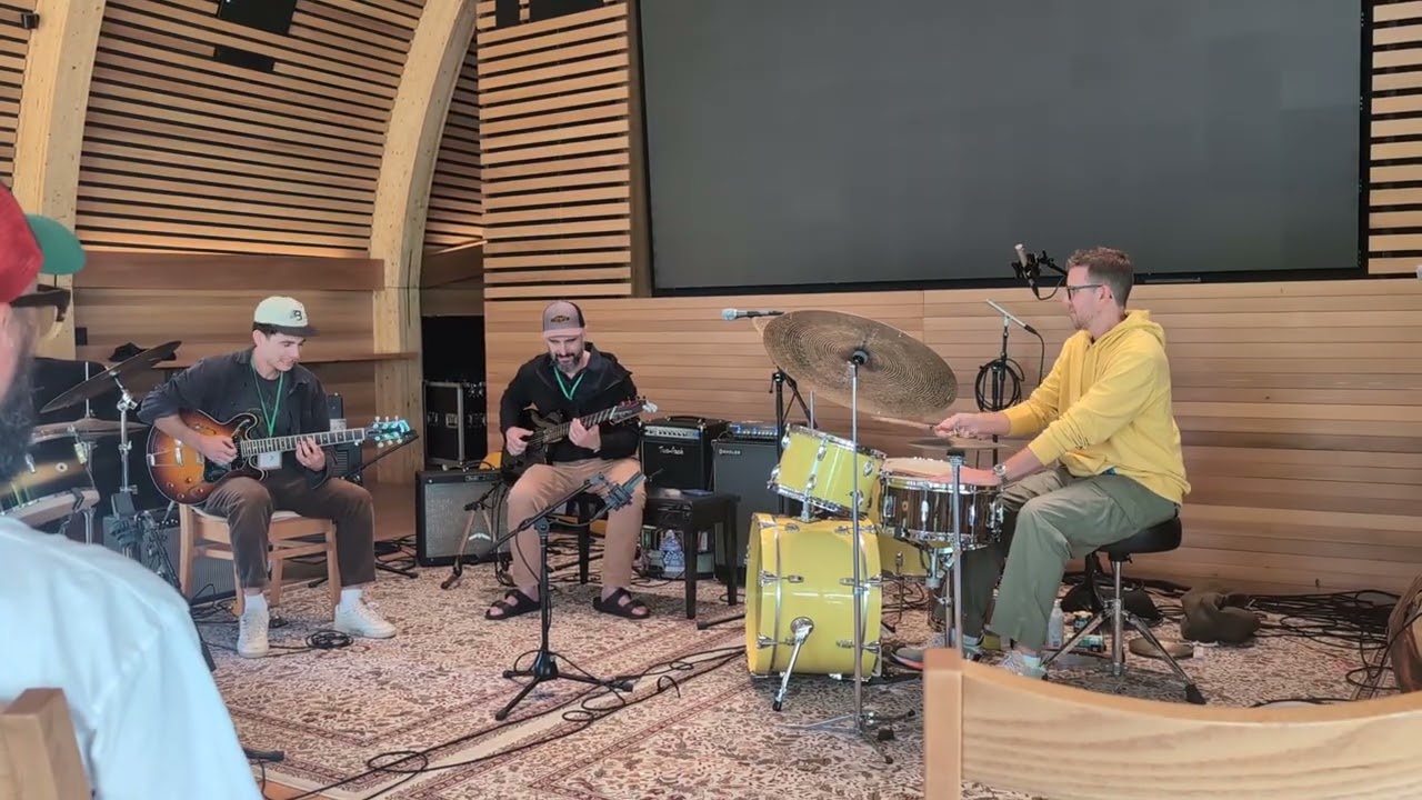 Groovin with Charlie Hunter and Carter McLean