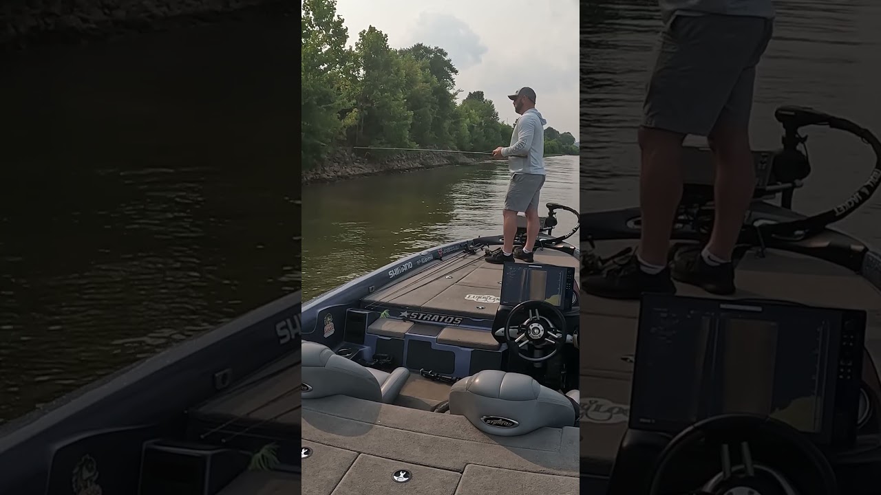 Ohio River Largemouth in the GRASS!  #bassfishing