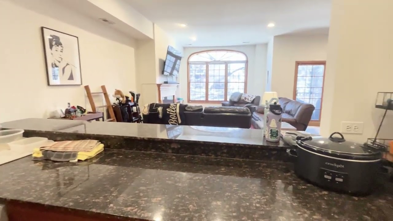 3338 N/ Sheffield #3 - Modern Lakeview 3-Bed/2-Bath + Parking + Laundry + Central AC!