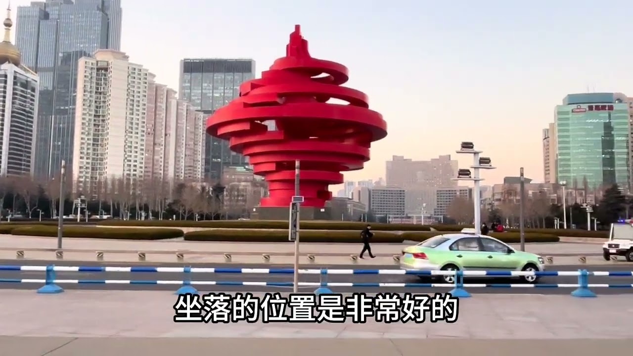 实拍青岛市政府办公大楼，据说外形像一顶官帽，带大家详细看看