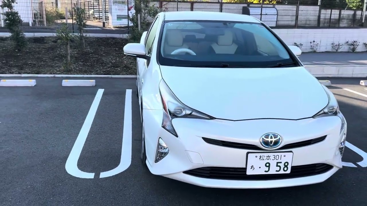 【PRIUS】プリウス Sツーリングセレクション 50系 白内装