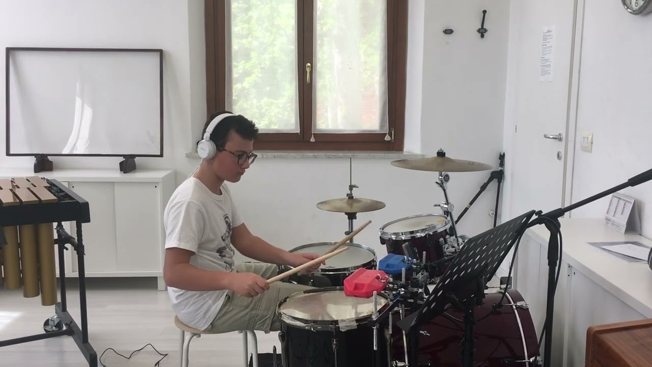 Nicola Boriani 2A suona al vibrafono e alla batteria 