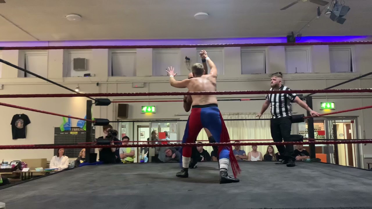 Prize Hereford: Chris Royals vs August Jackson