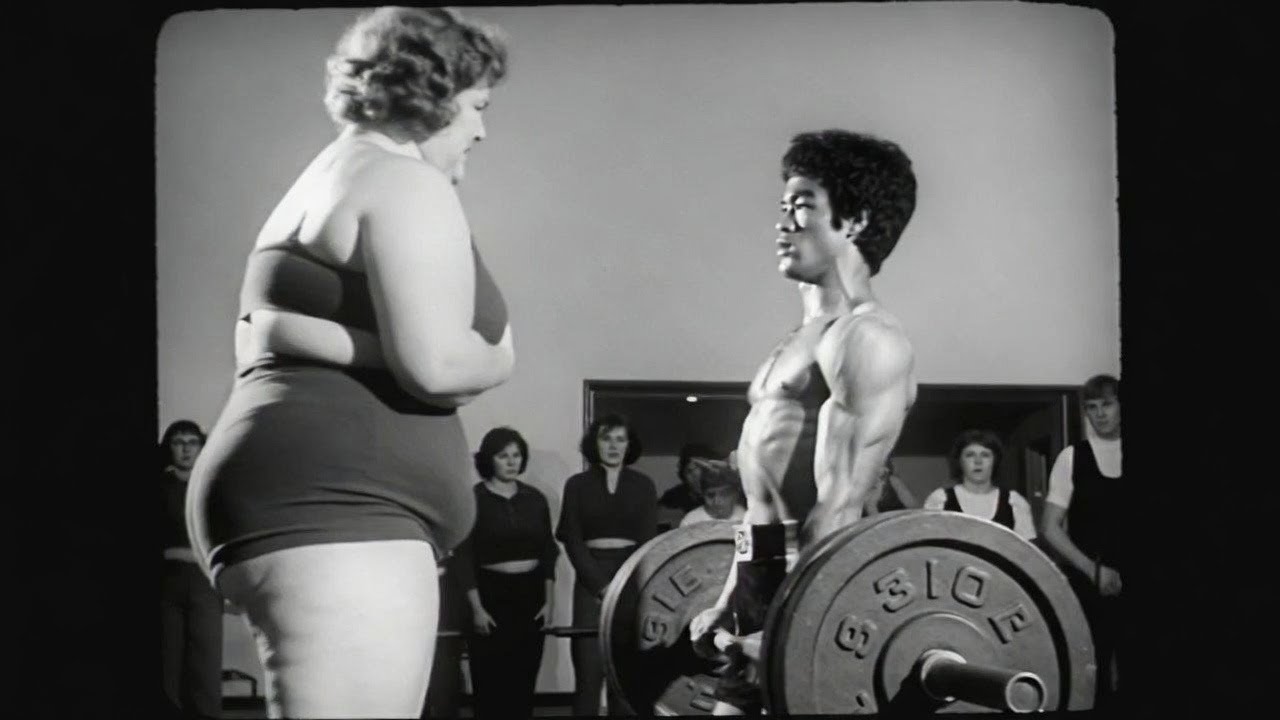 Bruce Lee Tested By Female Powerlifter Lifted Him Clean Could Not Hold 1971 — 310 Pound Deadlift