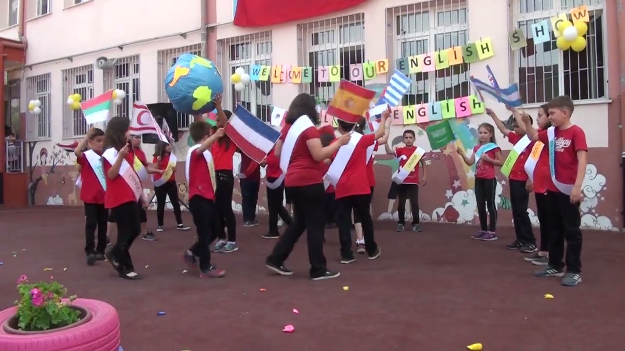 İNGİLİZCE GÖSTERİSİ FLAGS