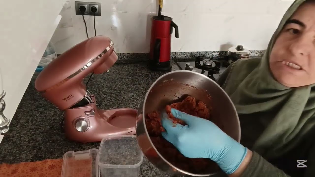 Bugün günlerden çiğköfte kızımda iftar bakalım daha neler neler