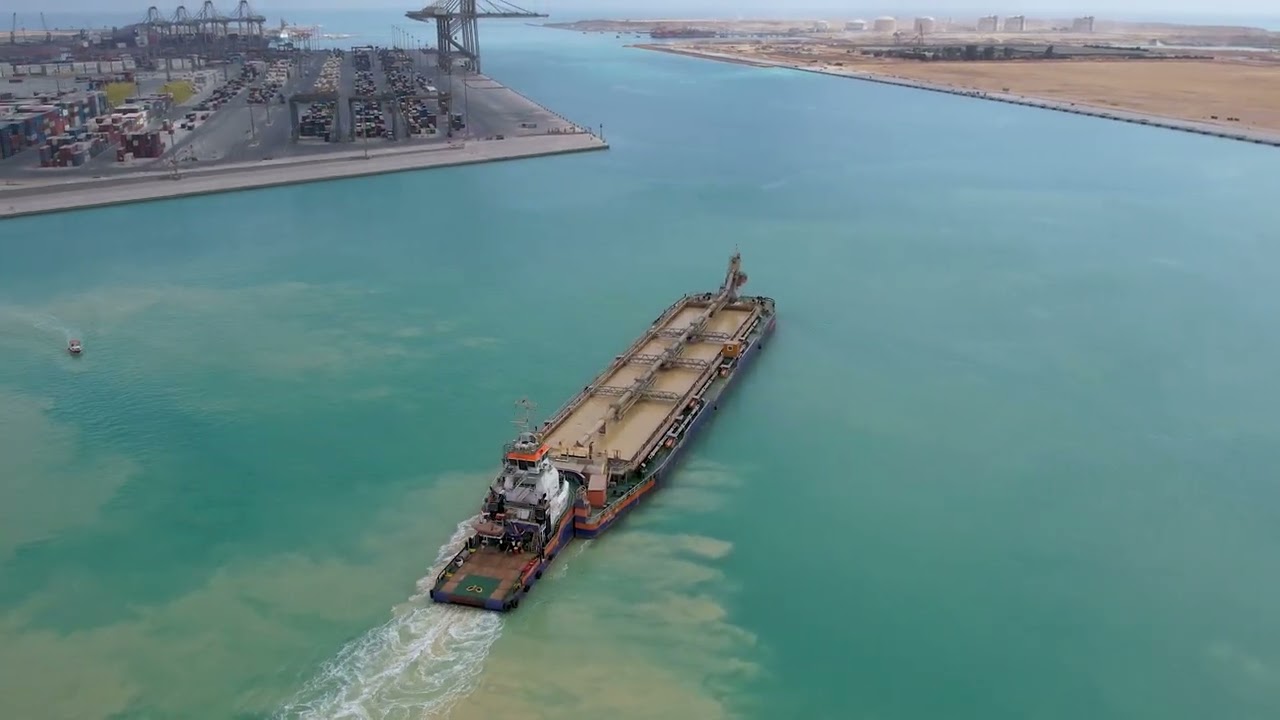 تصوير جوي لأعمال تطوير ميناء السخنة ضمن خطة تطوير كافة الموانىء المصرية