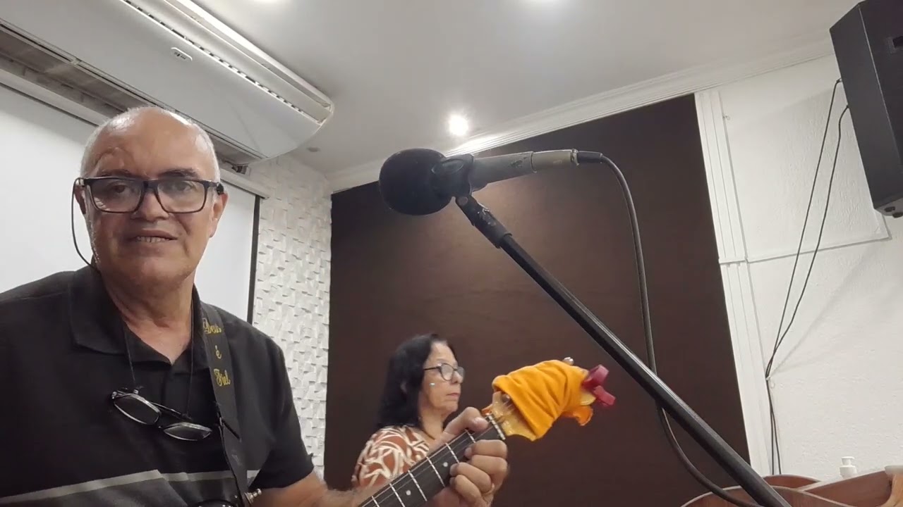 PR MARCO ANTONIO DA WEB RÁDIO AMOR E VIDA LOUVANDO A DEUS NA MANANCIAL 