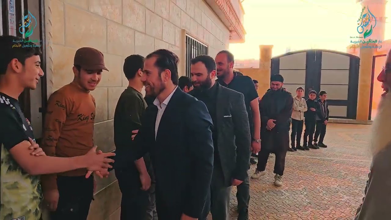((دماء شهدائنا لم ولن تُنسى)) زيارة وفد من مسؤولي الحكومة السورية للأيتام في دار المتقين
