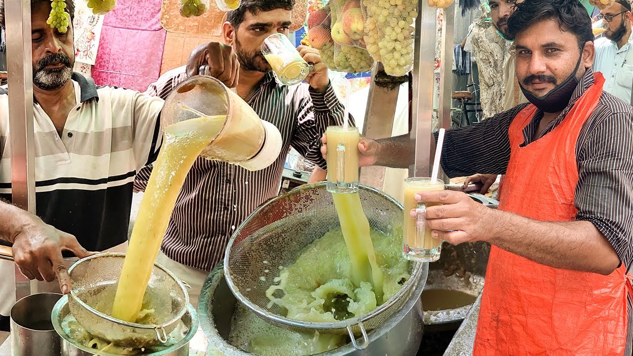Apple Fruit Juice | Summer Street Drinks | APPLE JUICE in Just Rs.60 | Refreshing Fruit Juice Making