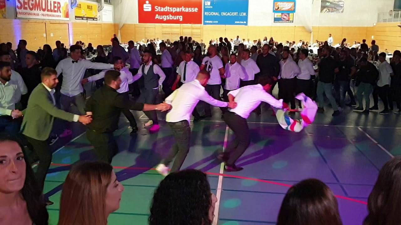 Nawfal Shamoun - Peda W Bagiyeh - Live Assyrian New Year Party In Augsburg, Germany.