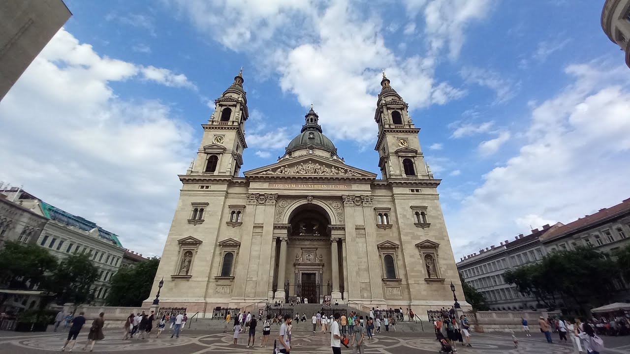 Budapest (H) A Szent István bazilika három kisebb harangja - Hívogatás és beharangozás szentmisére