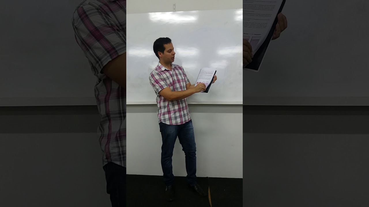 Professor Eden Rodrigues esclarecendo dúvidas sobre apostila 1V.A Farmacia 2 período .