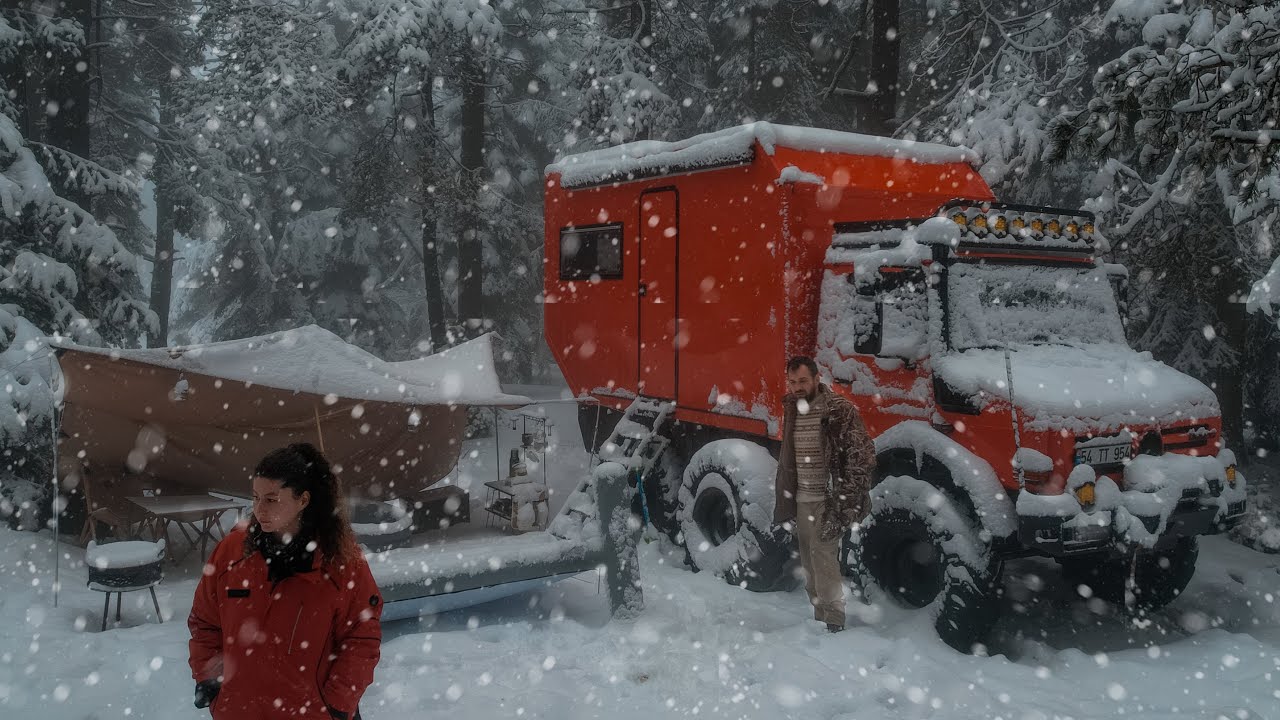 КЕМПИНГ ПО ВЫСОКОМУ СНЕГУ | Покрышка каравана взорвалась