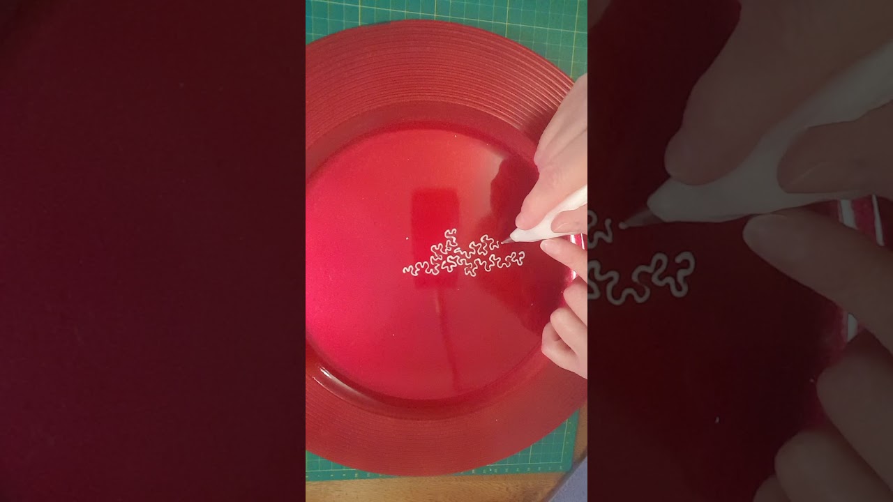 Royal icing. Filigree or Cornelli work. # piping # cupcake #  sugarcraft