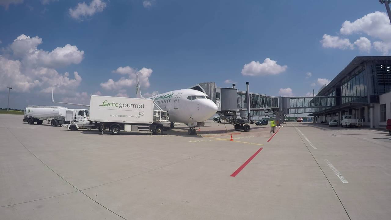 Abfertigung am Flughafen Erfurt-Weimar