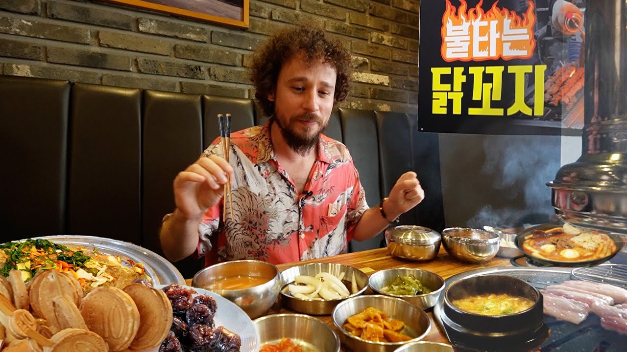 Пробуем УЛИЧНУЮ ЕДУ в ЮЖНОЙ КОРЕЕ 🇰🇷🥢