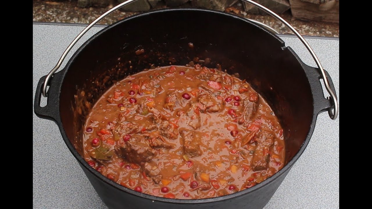 Johannisbeer Gulasch aus dem Dutch Oven