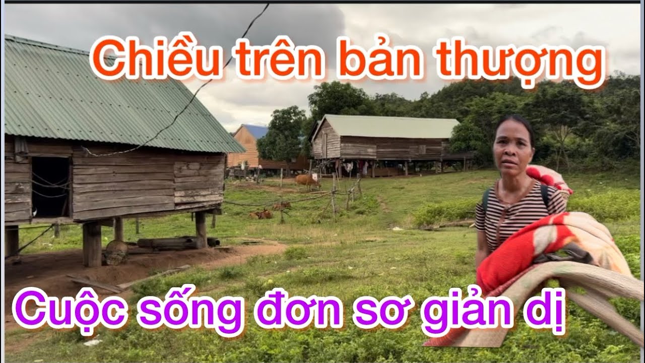 Khám phá cuộc sống buôn làng xã Ia MLáh tỉnh Gia Lai trao quà  mạnh thường quân cho ông cụ 