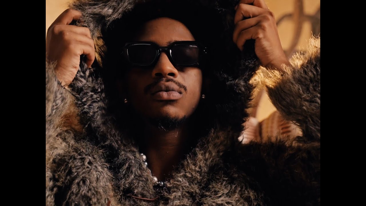 LOGAN JOE - PARIS  (Official Video)