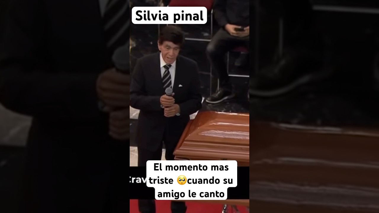 El momento m&aacute;s emotivo de el homenaje a Silvia Pinal cuando su amigo Humberto  Craviotto le canto