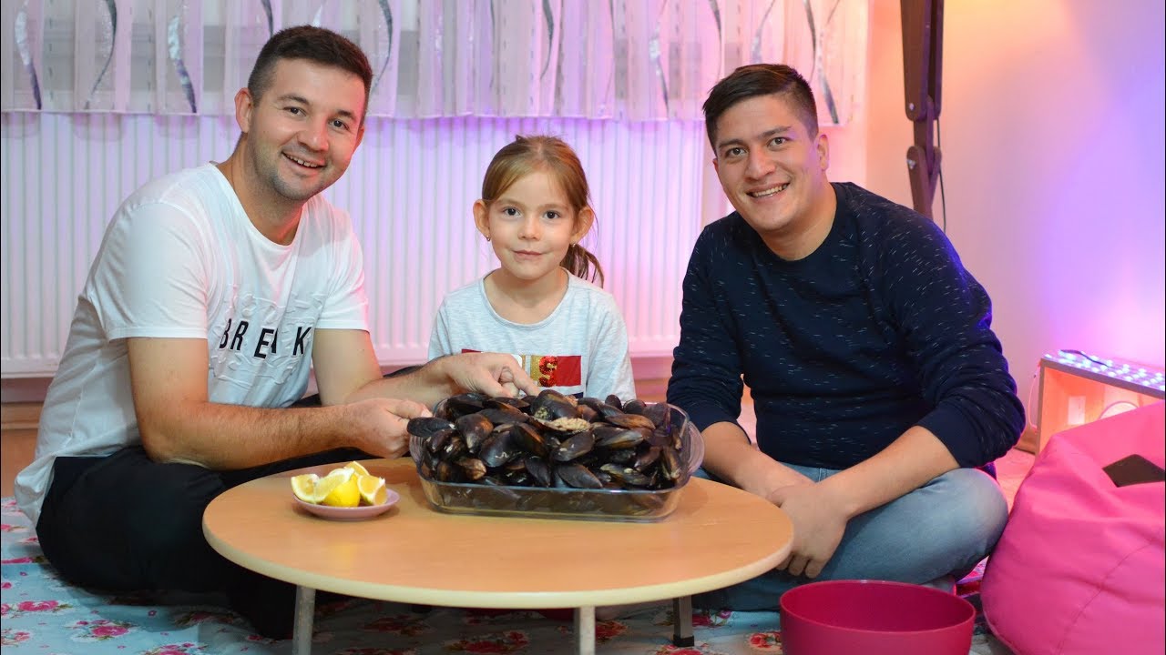 3 Kilo Midye Yeme Challenge | Kim Pes Edecek !!