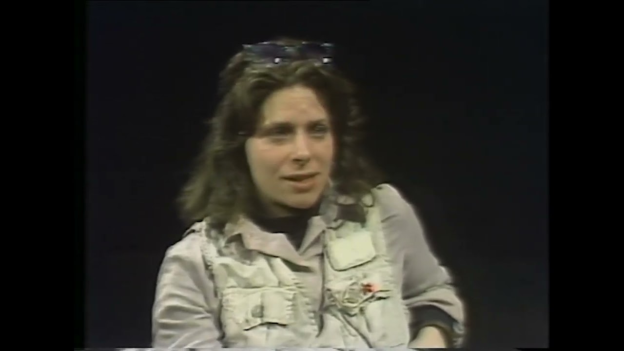 Gene Siskel przeprowadza wywiad z lokalnymi filmowcami Tomem Weinbergiem i Judy Hoffman w program...