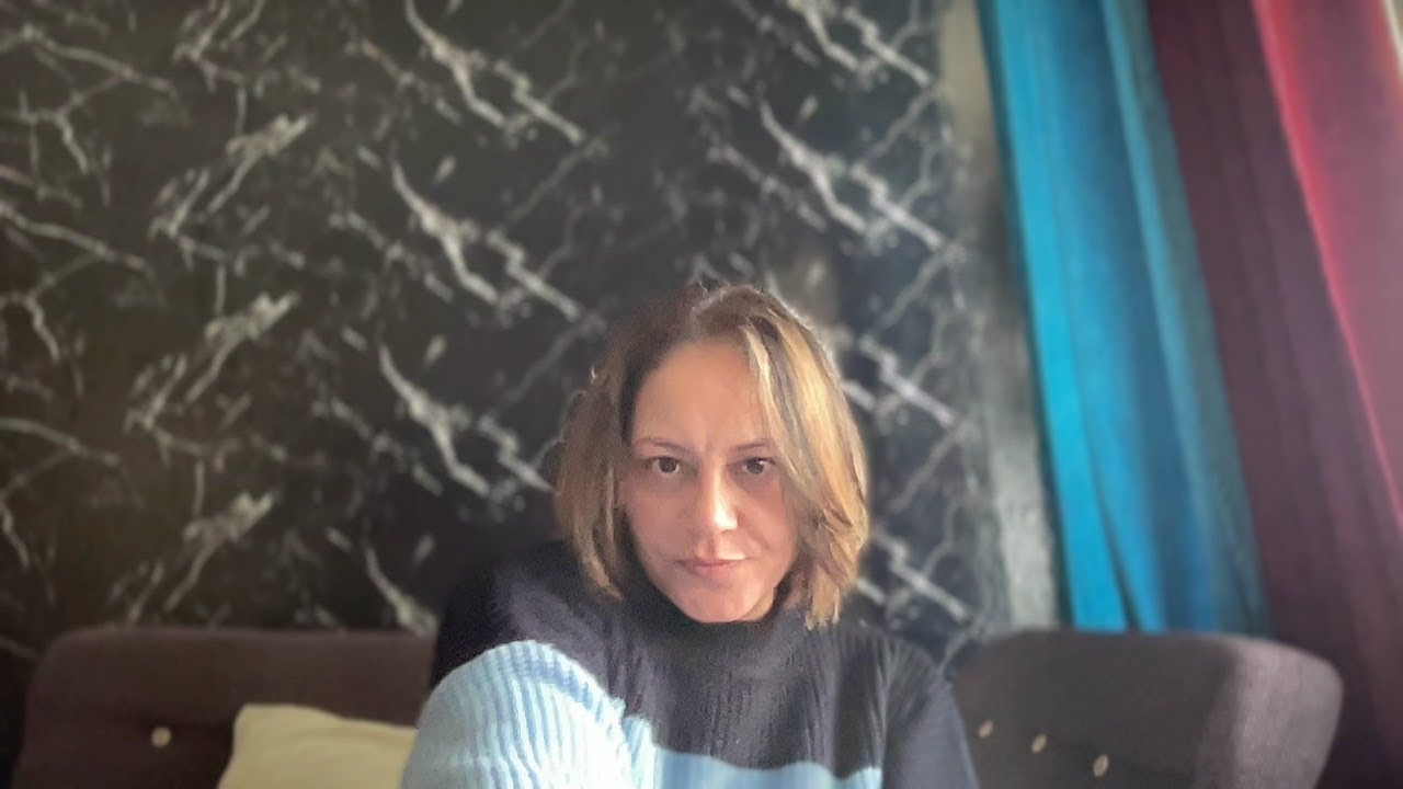 طاقة سعاده و تطور و الآخرين طاقة معاكسه و خنقة