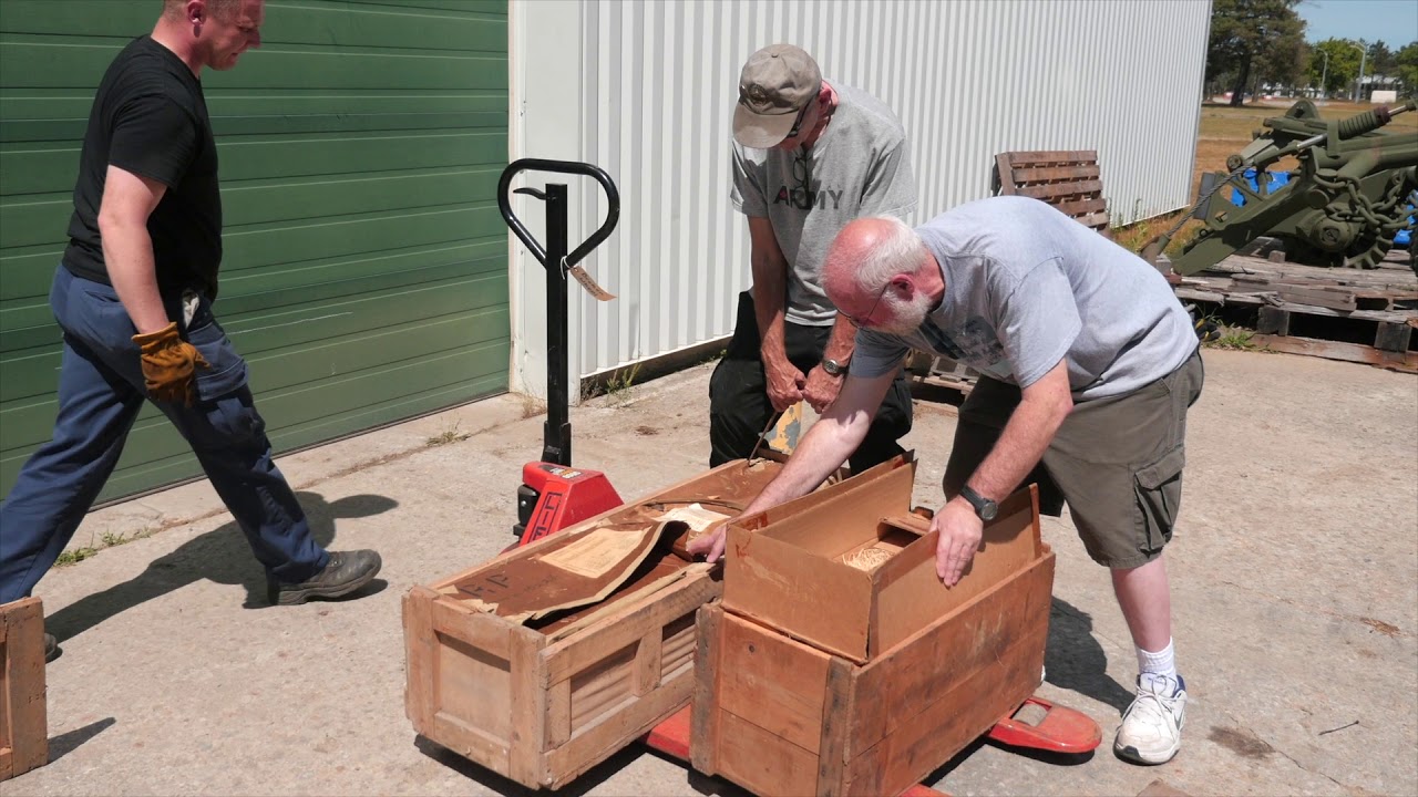 Unboxing A New No. 19 Mk II Radio From 1944! (w/ Flakpanzer Restoration Team)
