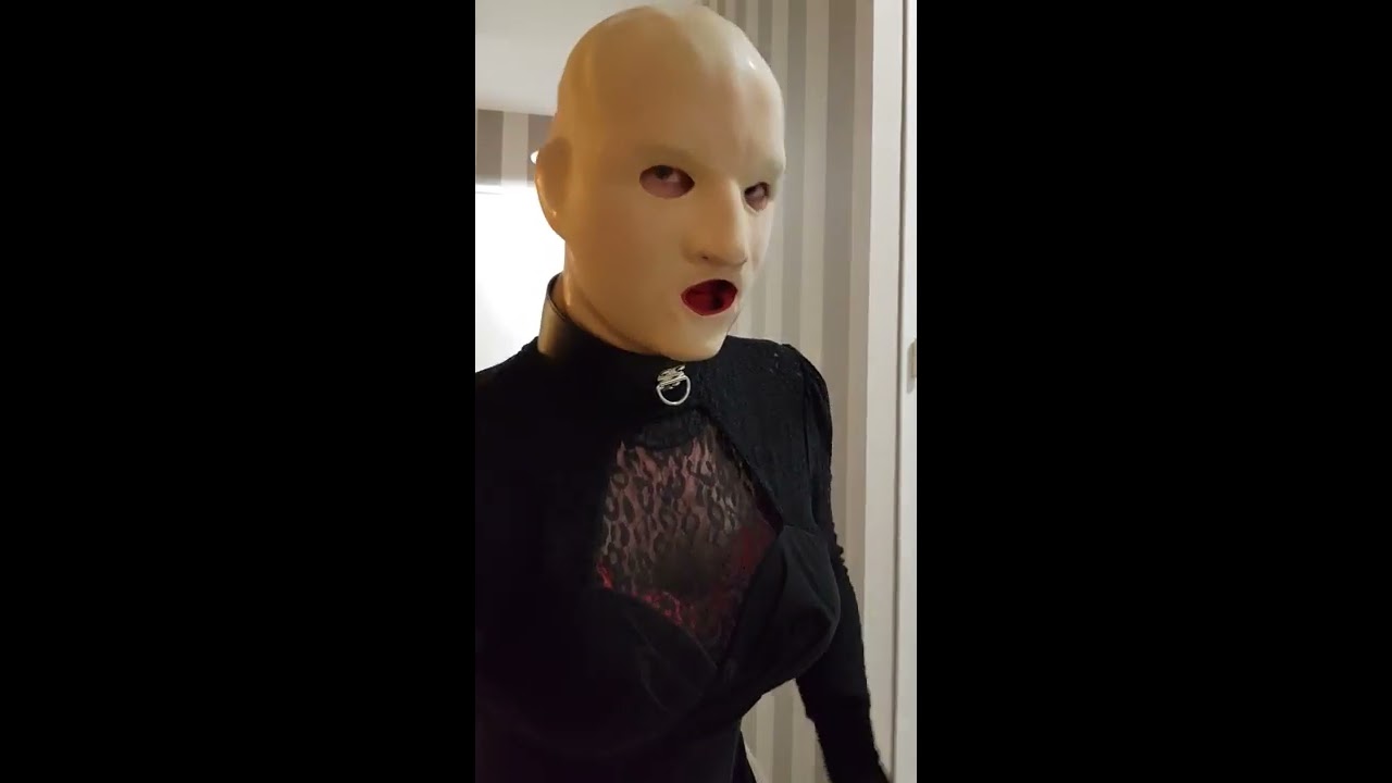 Female latex mask lady unmasking & wig removal !